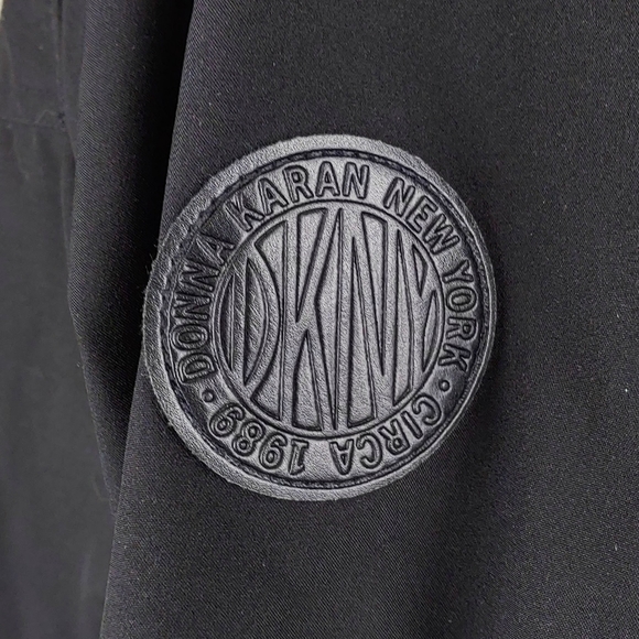 NWT DKNY $200 Ladies Water Resistant Hooded Adjustable Waist Long Lined Parka - Picture 6 of 12